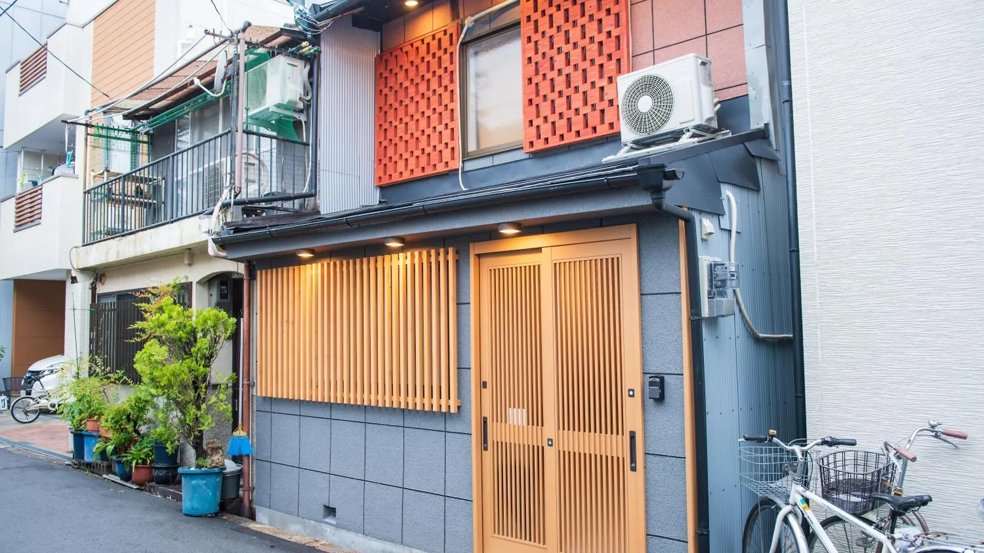 Osaka Tsuruhashi-7Min 6Ppl House Koreatown Namba Hudie