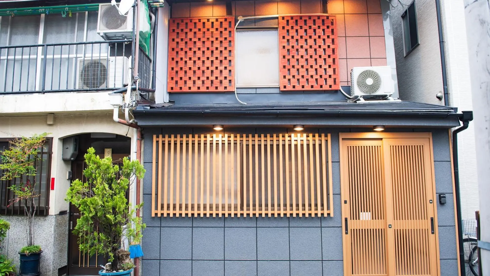 Osaka Tsuruhashi-7Min 6Ppl House Koreatown Namba Hudie